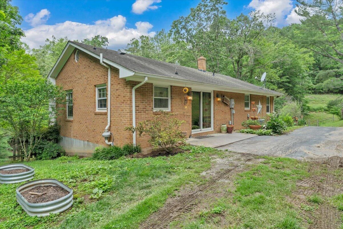 811 Arcadia RD - Photo 32