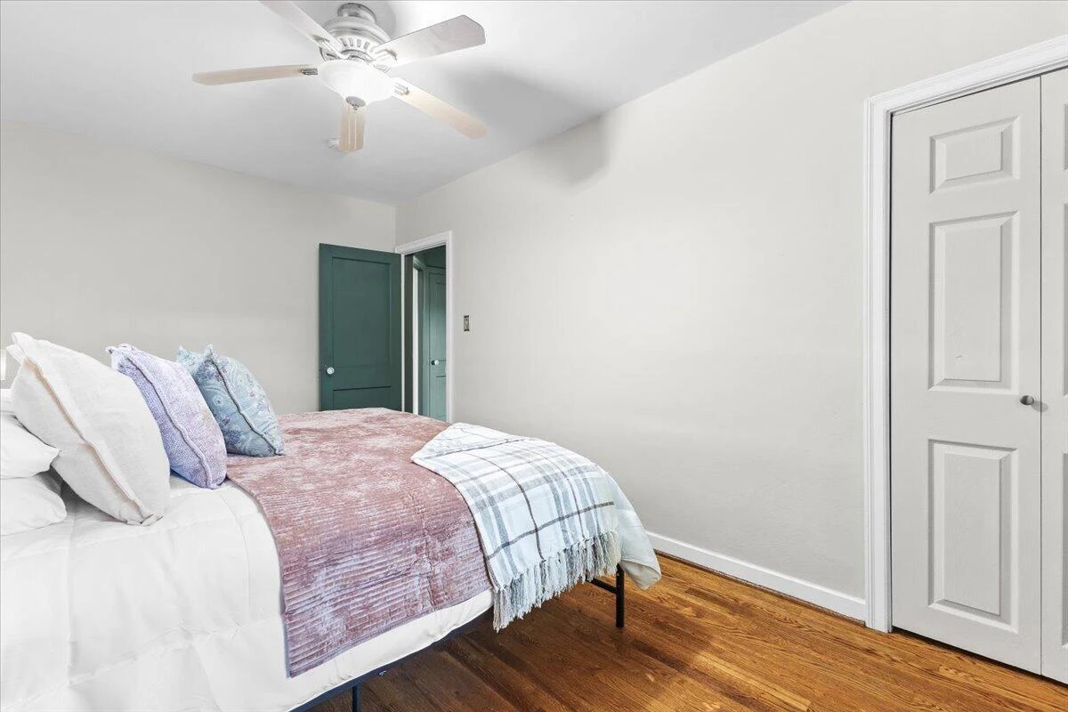 2529 Derwent DR SW - Photo 17