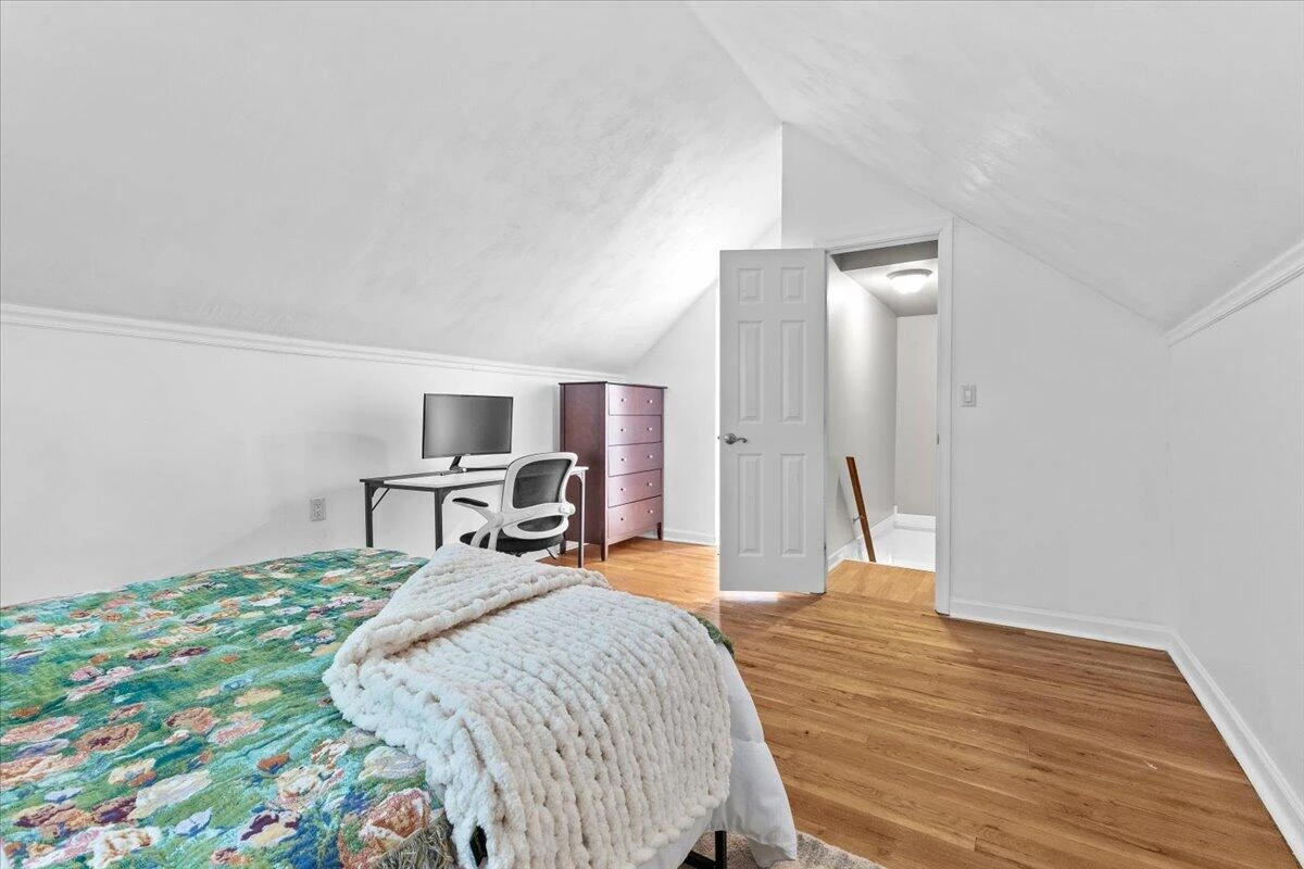 2529 Derwent DR SW - Photo 22