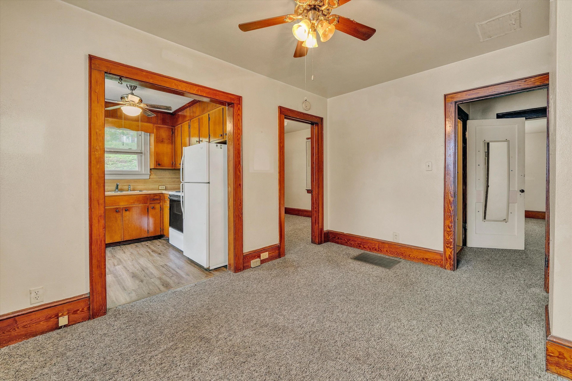 114 W CHURCH ST - Photo 41