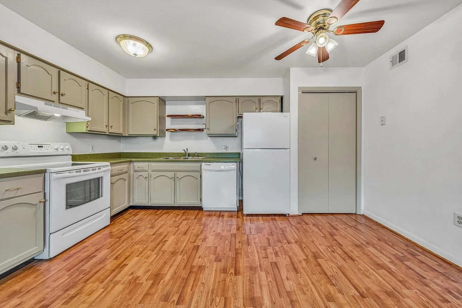 5260 Crossbow CIR #15C - Photo 6