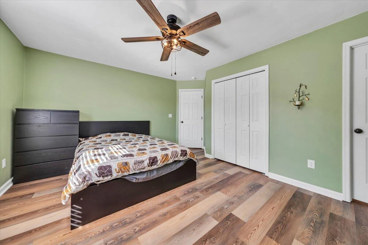 1611 Barton ST SE - Photo 12