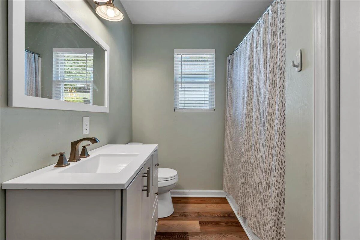 1611 Barton ST SE - Photo 16