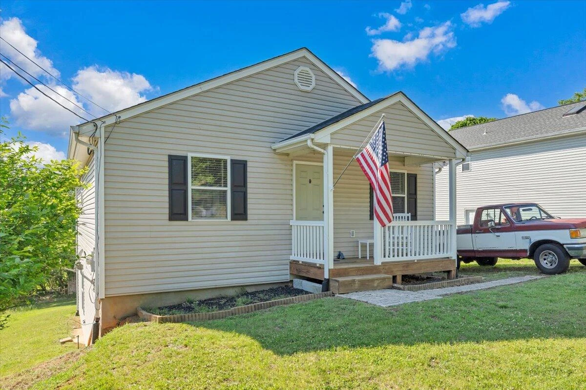 1611 Barton ST SE - Photo 23