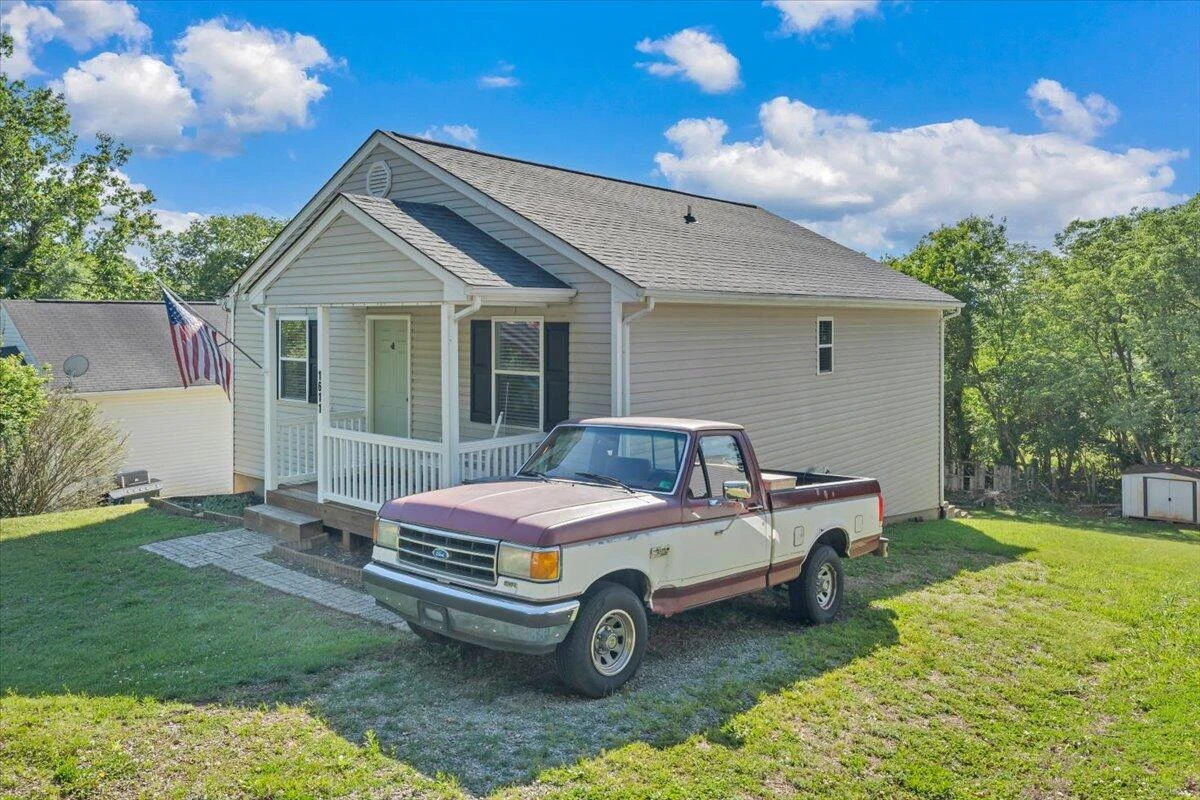 1611 Barton ST SE - Photo 24