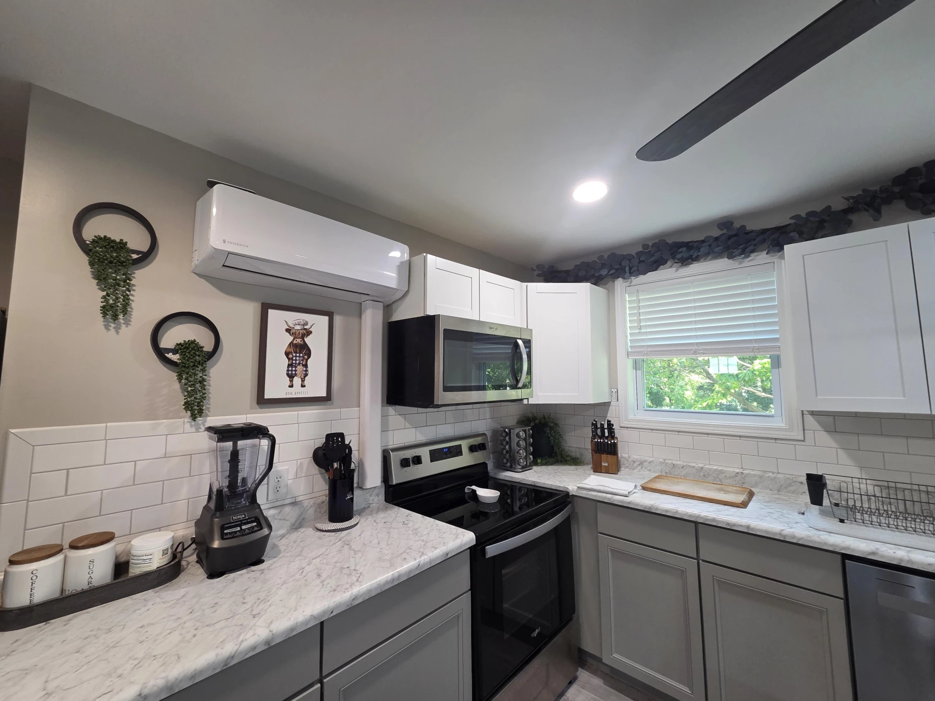 1028 Carson ST - Photo 10