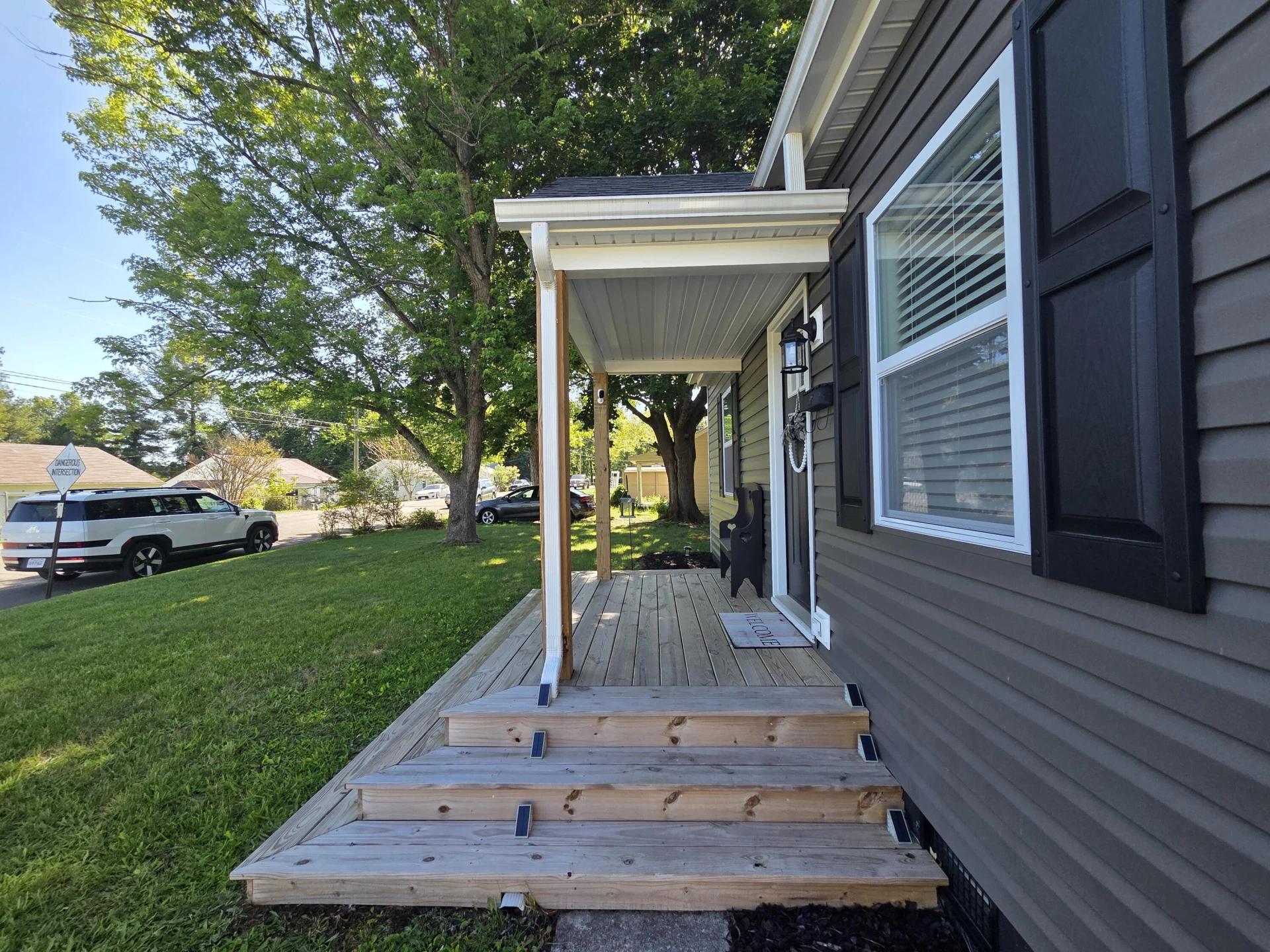 1028 Carson ST - Photo 4