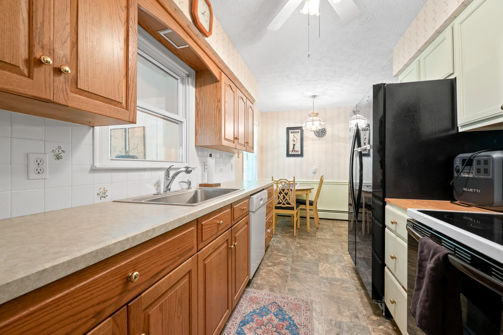 1533 Oakwood ST - Photo 17