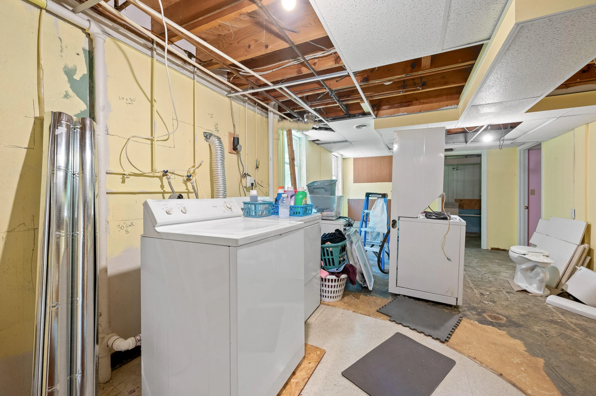 1533 Oakwood ST - Photo 36