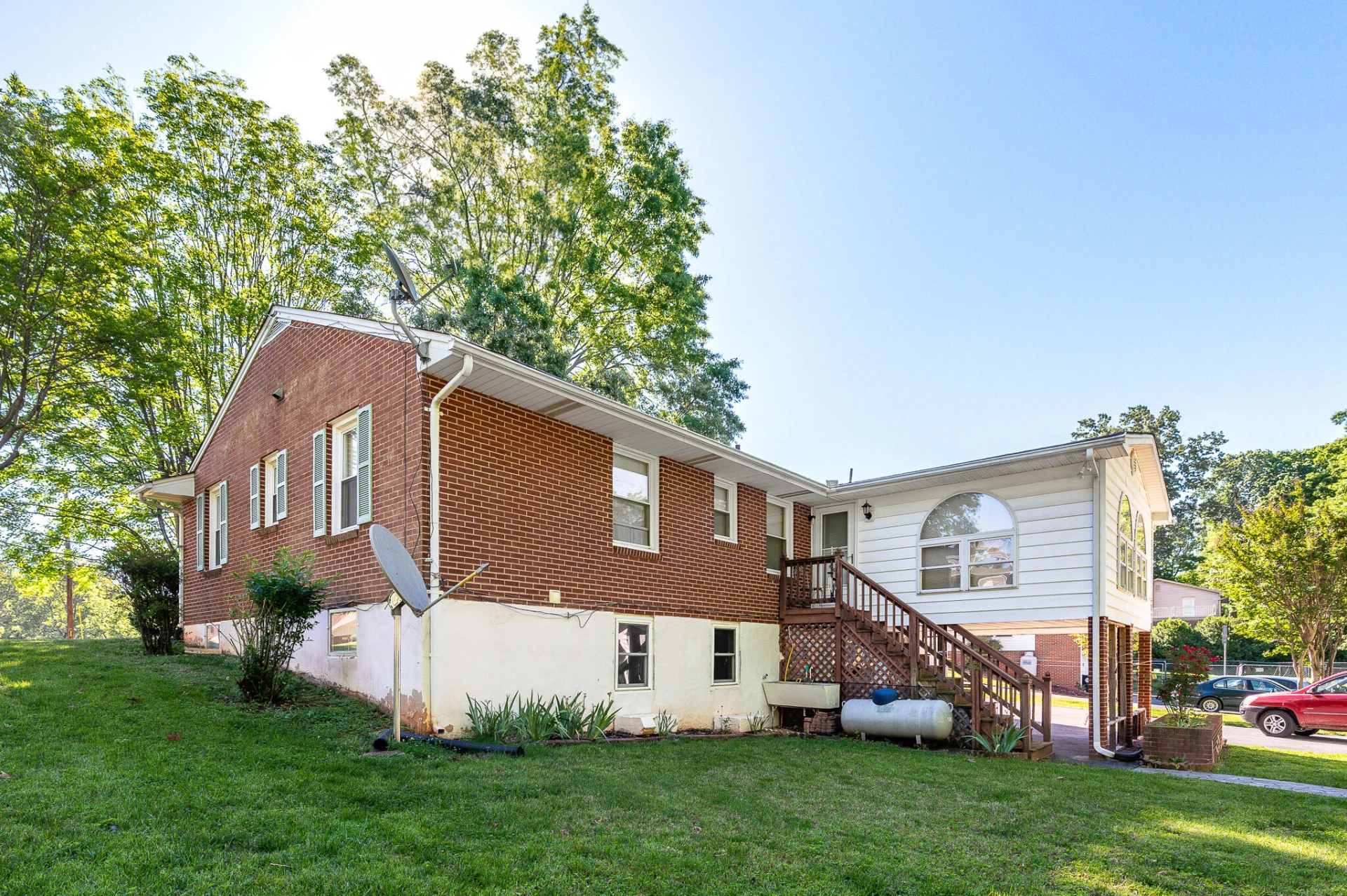 1533 Oakwood ST - Photo 44