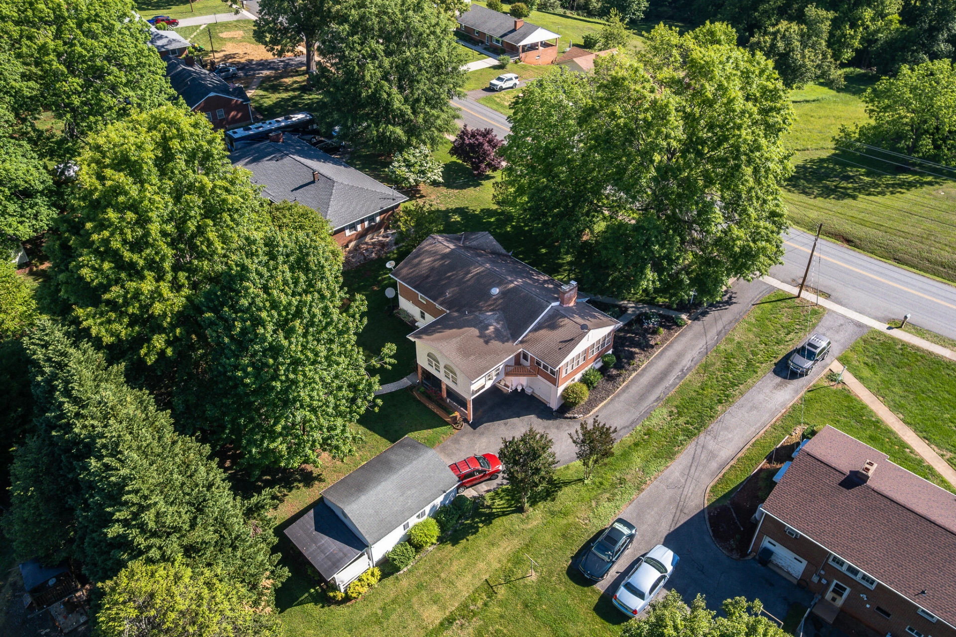 1533 Oakwood ST - Photo 45