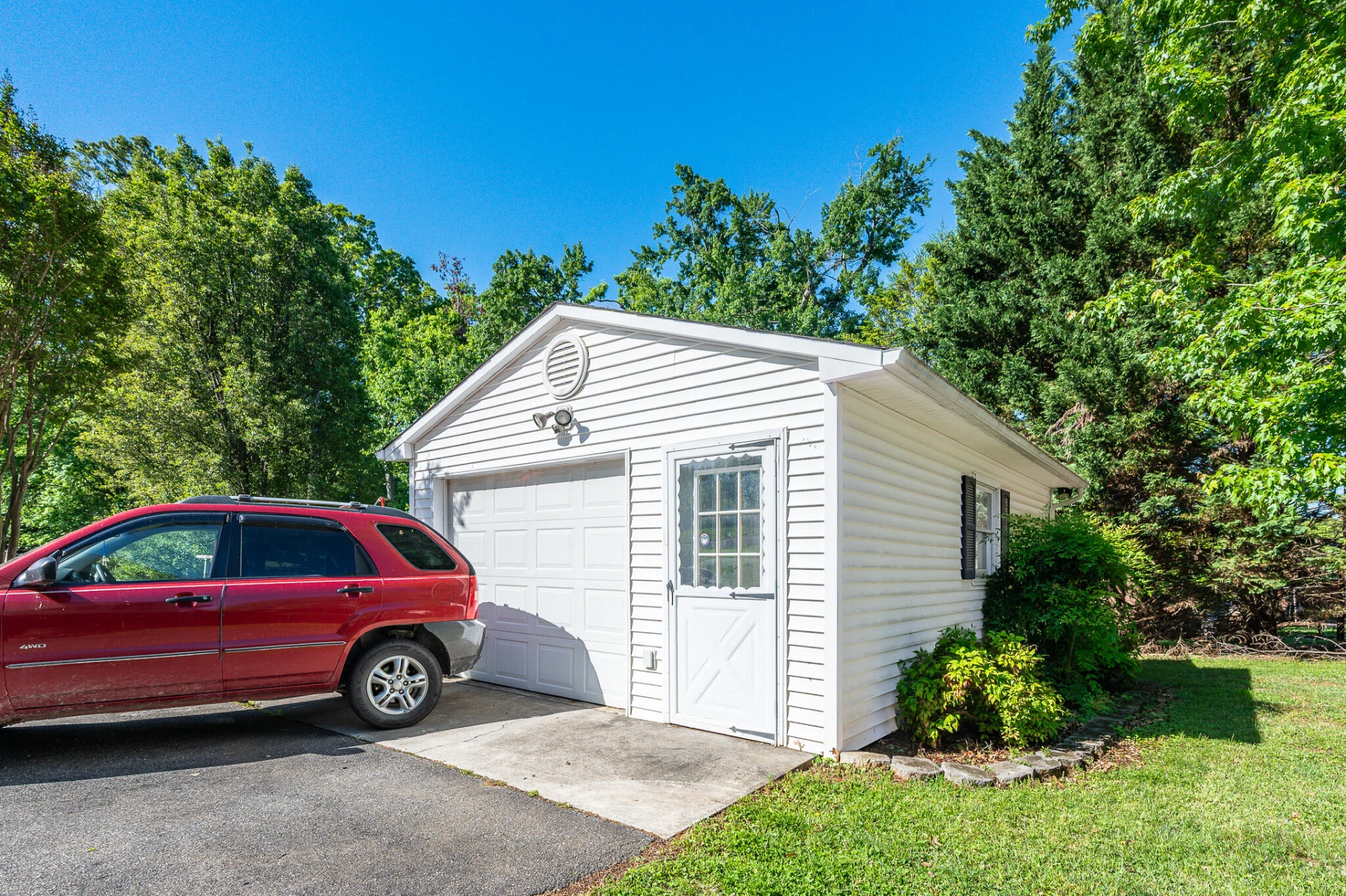 1533 Oakwood ST - Photo 46