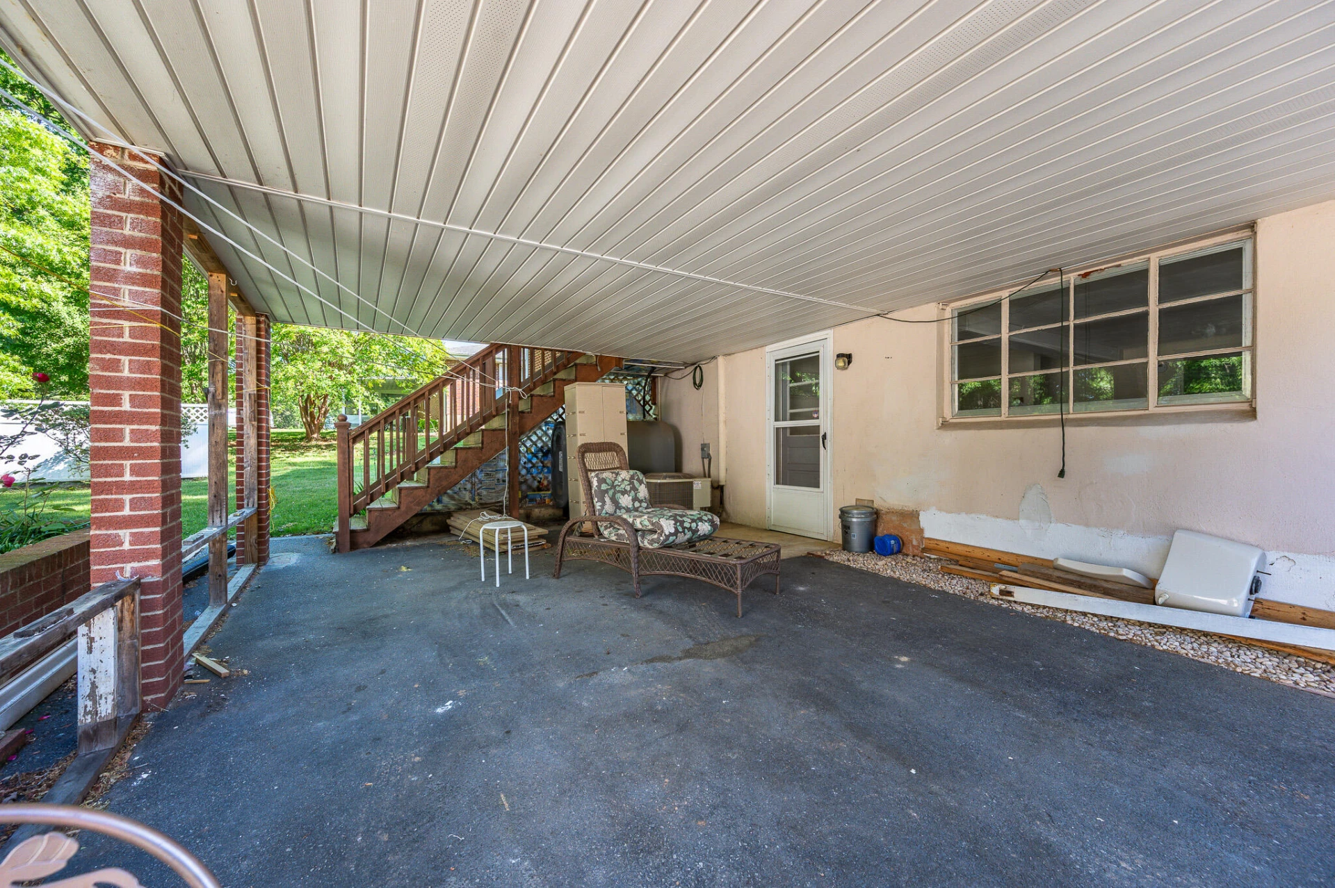 1533 Oakwood ST - Photo 49