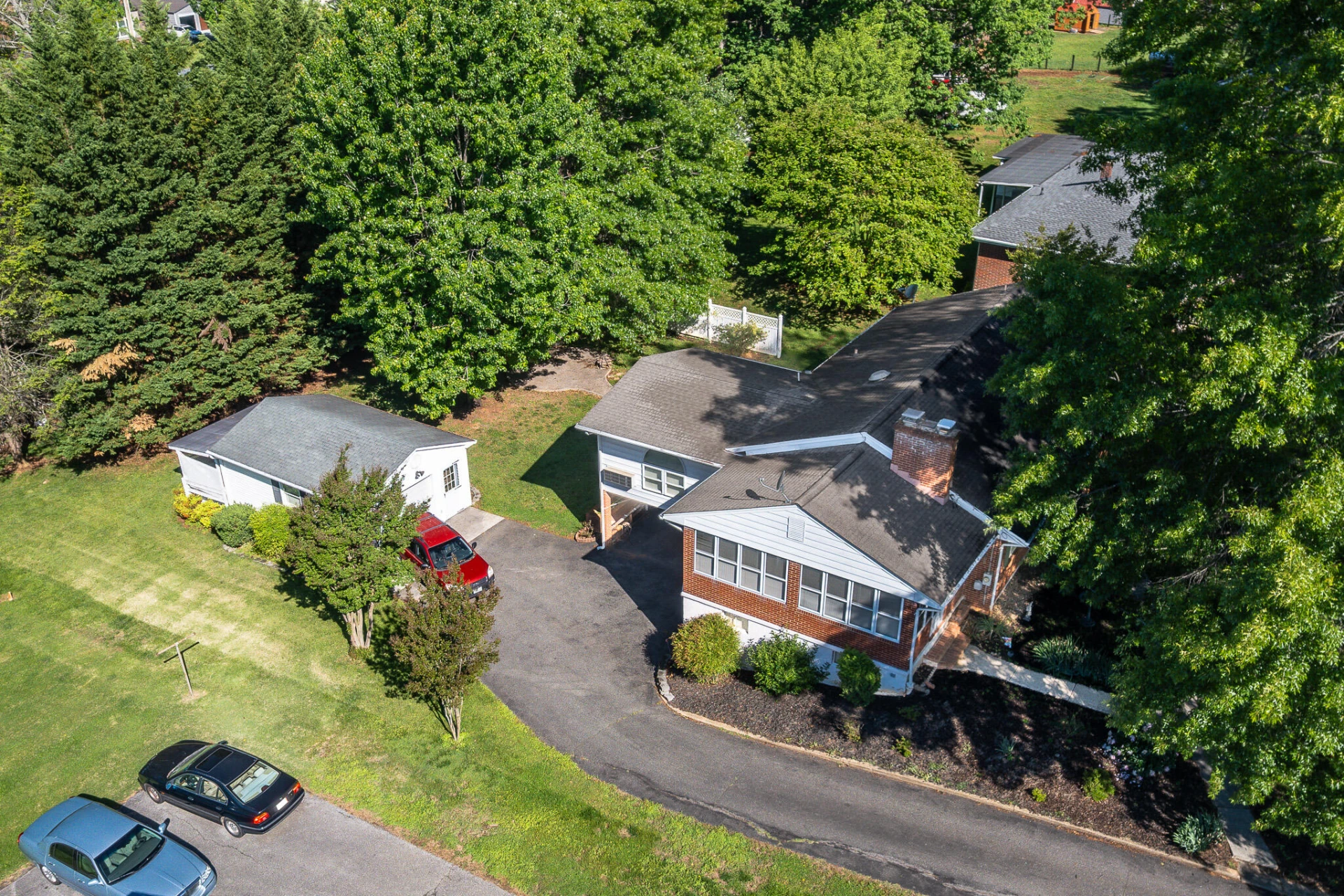 1533 Oakwood ST - Photo 53