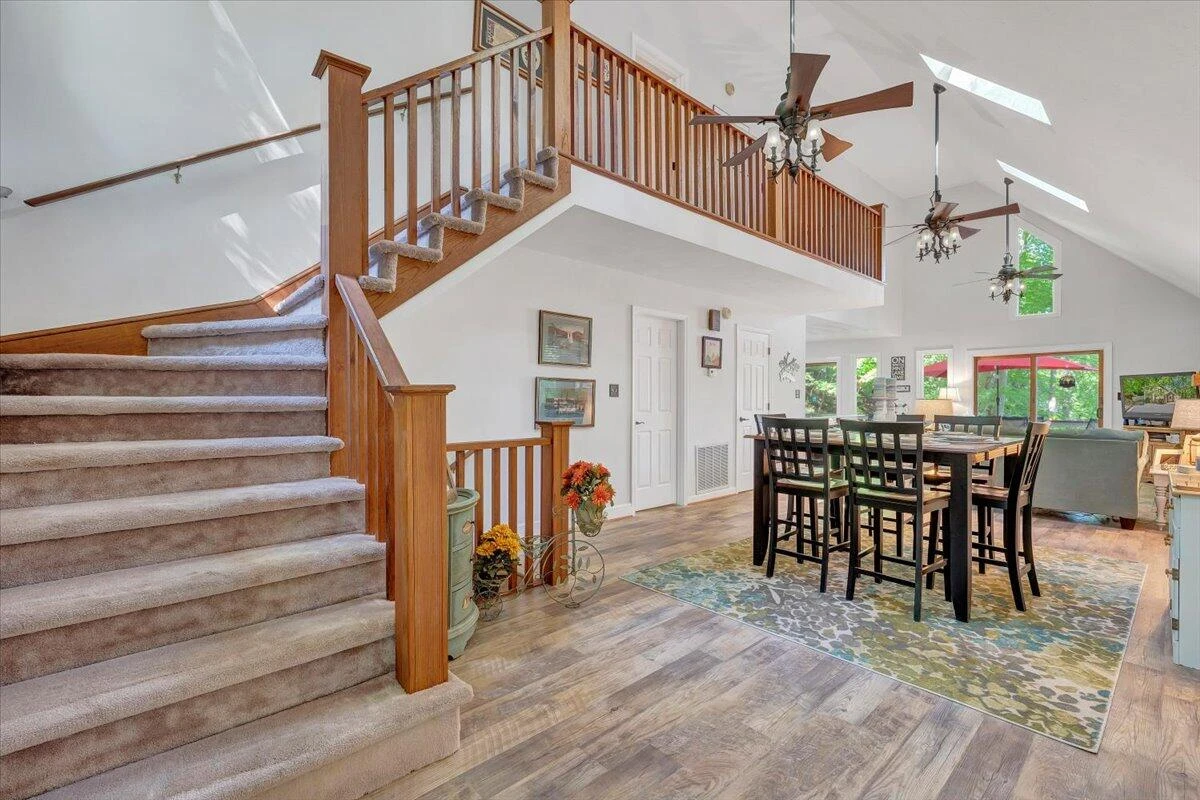 1101 ANGELA CT - Photo 9