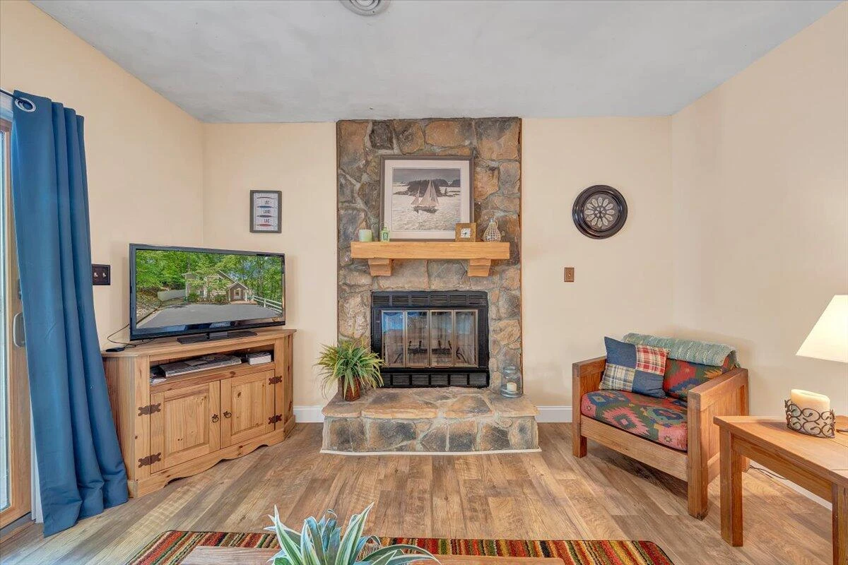 1101 ANGELA CT - Photo 34
