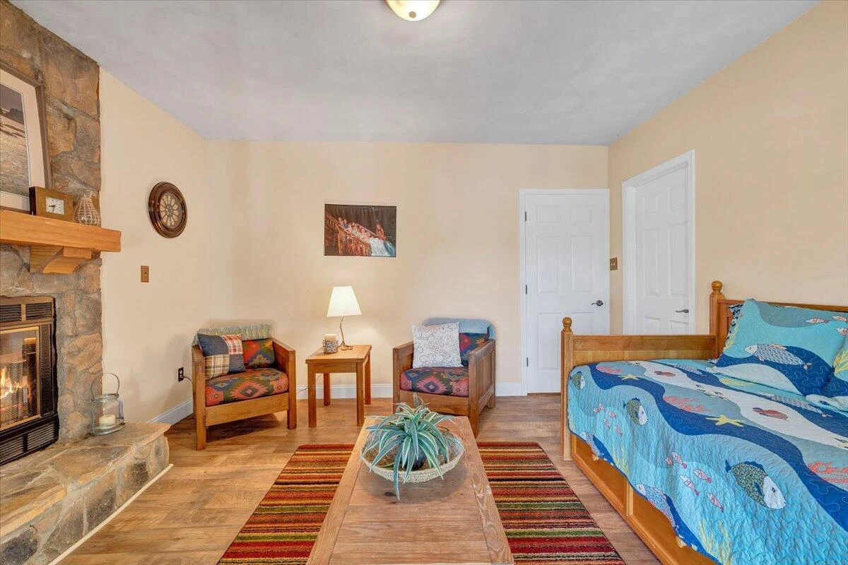 1101 ANGELA CT - Photo 35