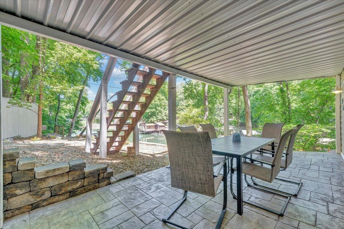 1101 ANGELA CT - Photo 43
