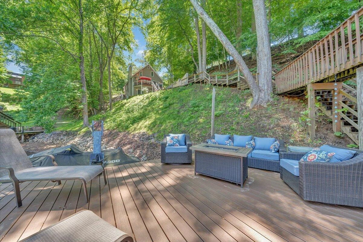 1101 ANGELA CT - Photo 49