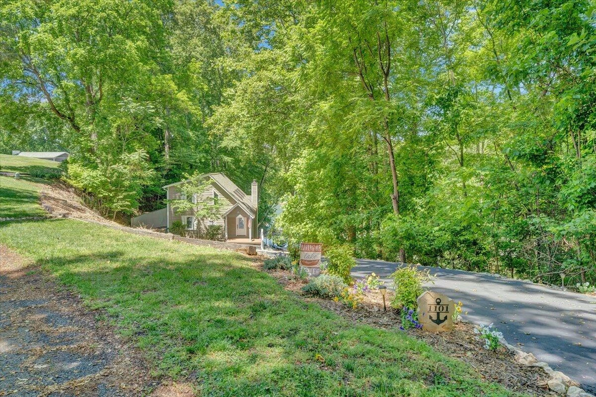 1101 ANGELA CT - Photo 52