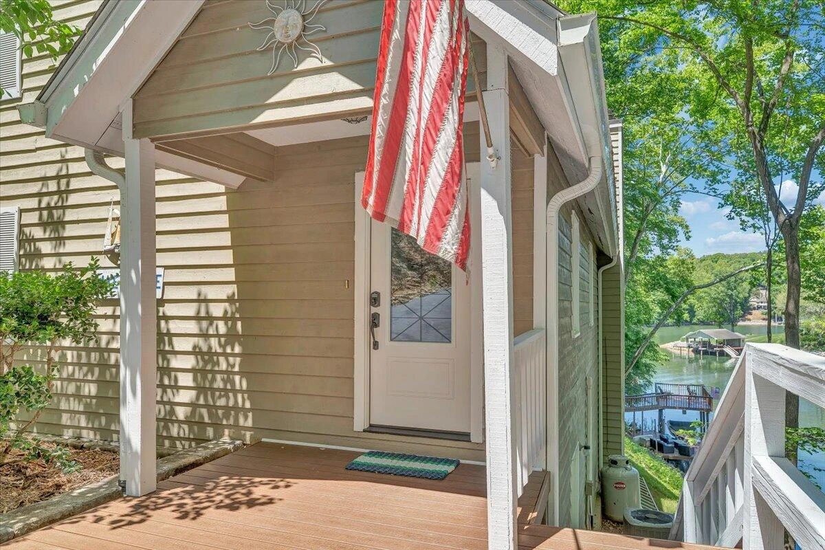 1101 ANGELA CT - Photo 6