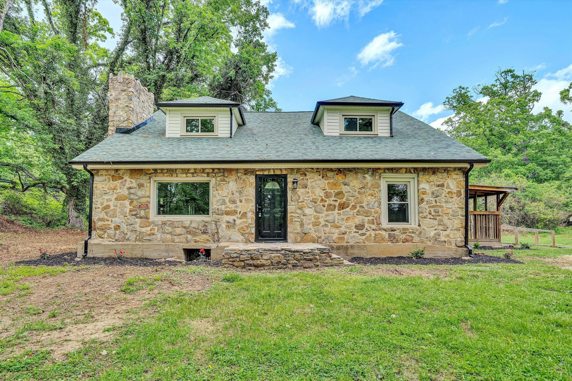 4714 Tobey RD - Photo 2