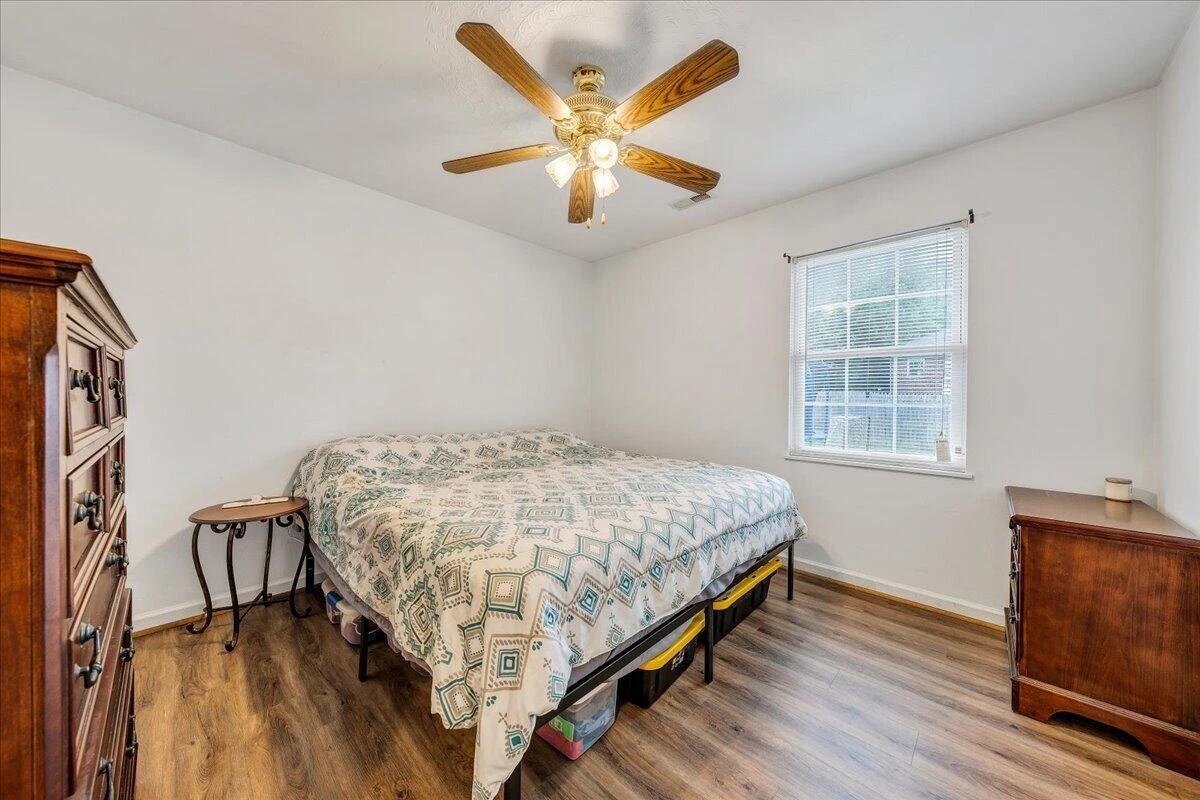 1341 Gillette AVE SE - Photo 11