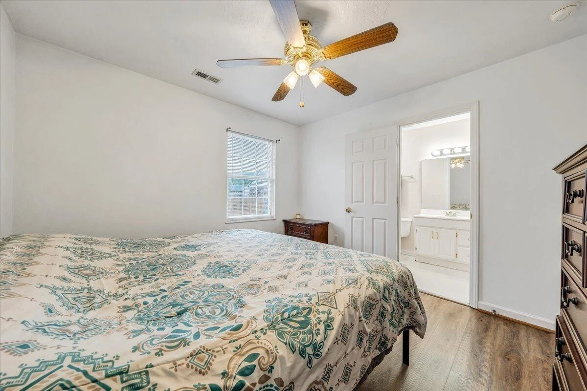 1341 Gillette AVE SE - Photo 12