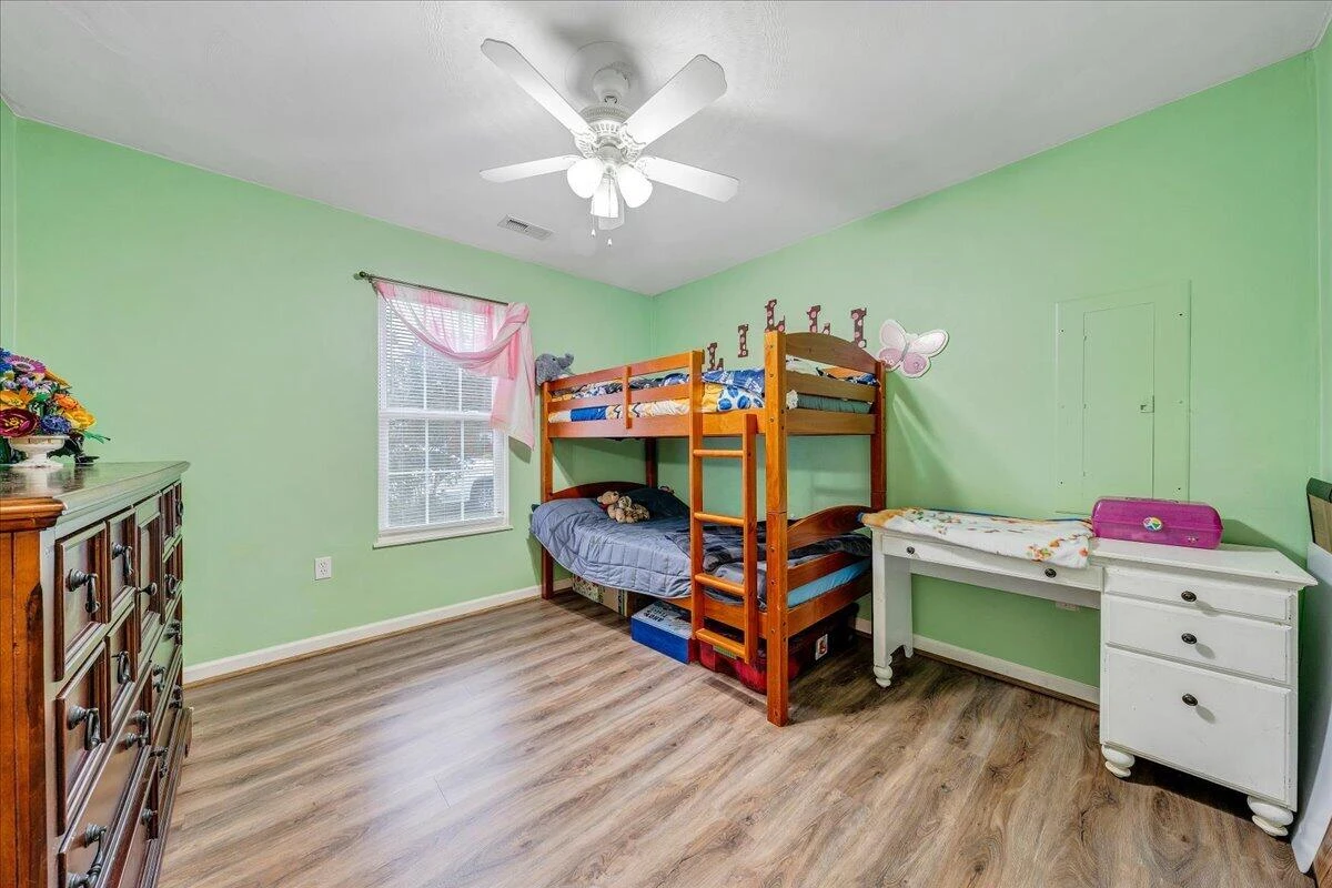 1341 Gillette AVE SE - Photo 13