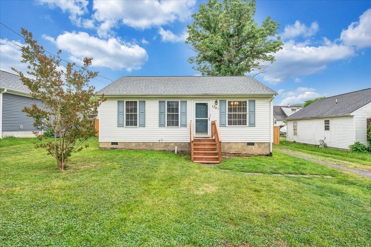 1341 Gillette AVE SE - Photo 26