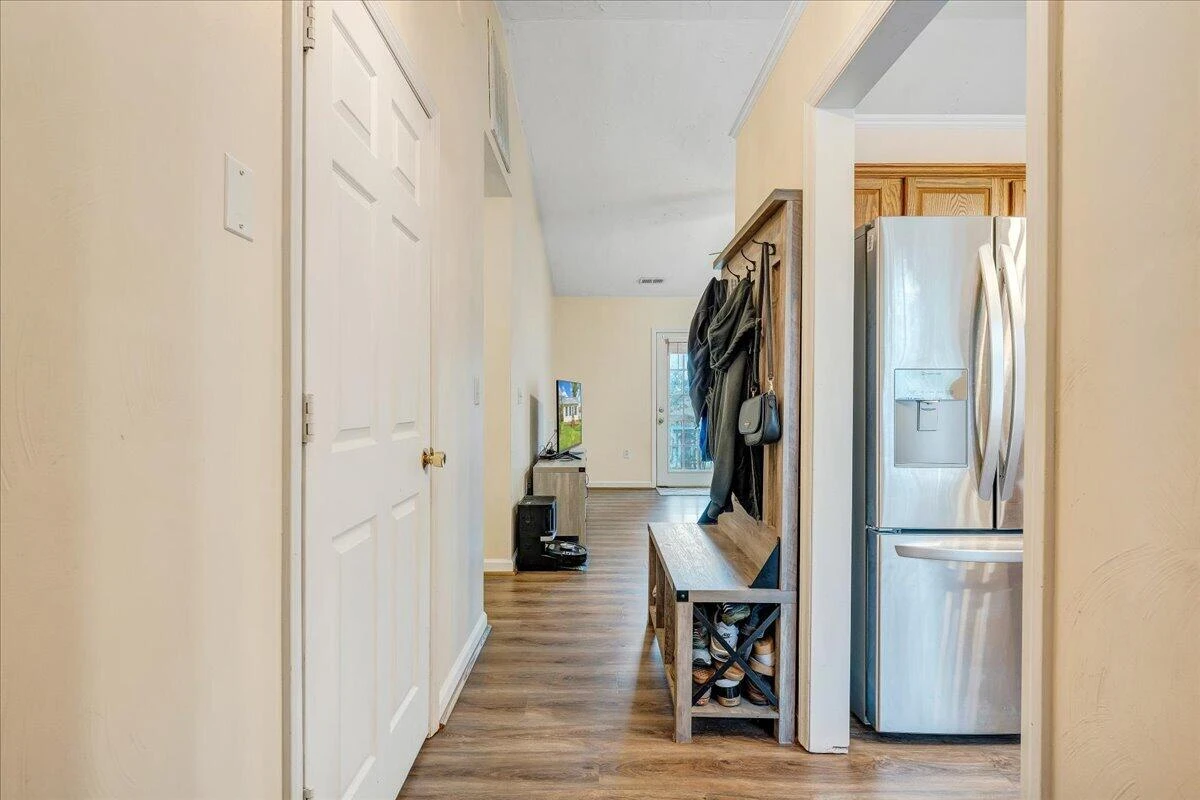 1341 Gillette AVE SE - Photo 3
