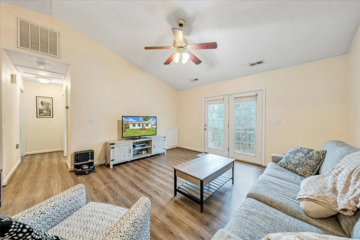 1341 Gillette AVE SE - Photo 8
