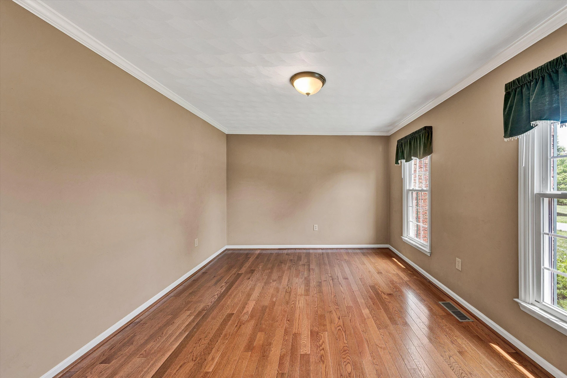 341 Sommersby LN - Photo 8