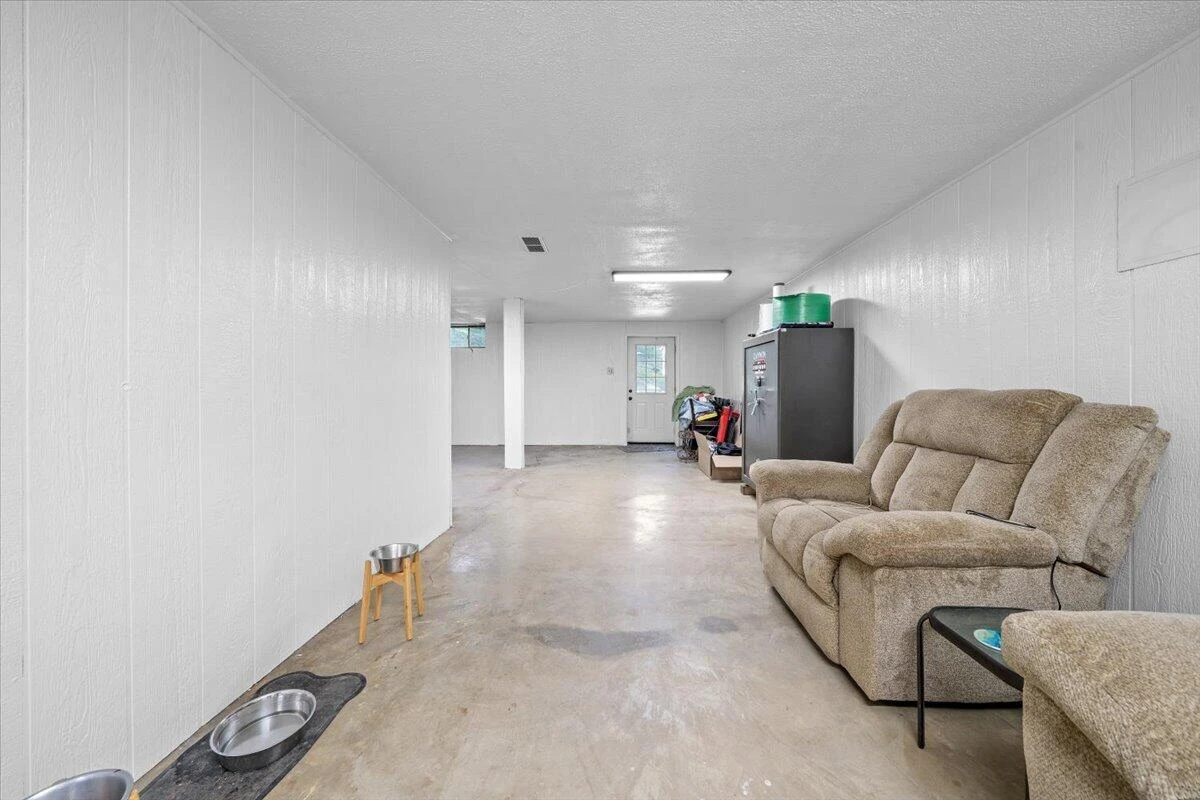 10660 Catawba RD - Photo 30
