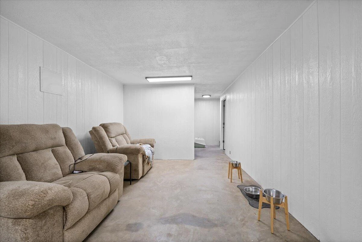 10660 Catawba RD - Photo 32