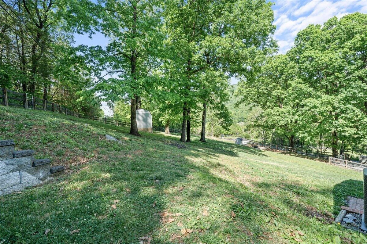 10660 Catawba RD - Photo 40