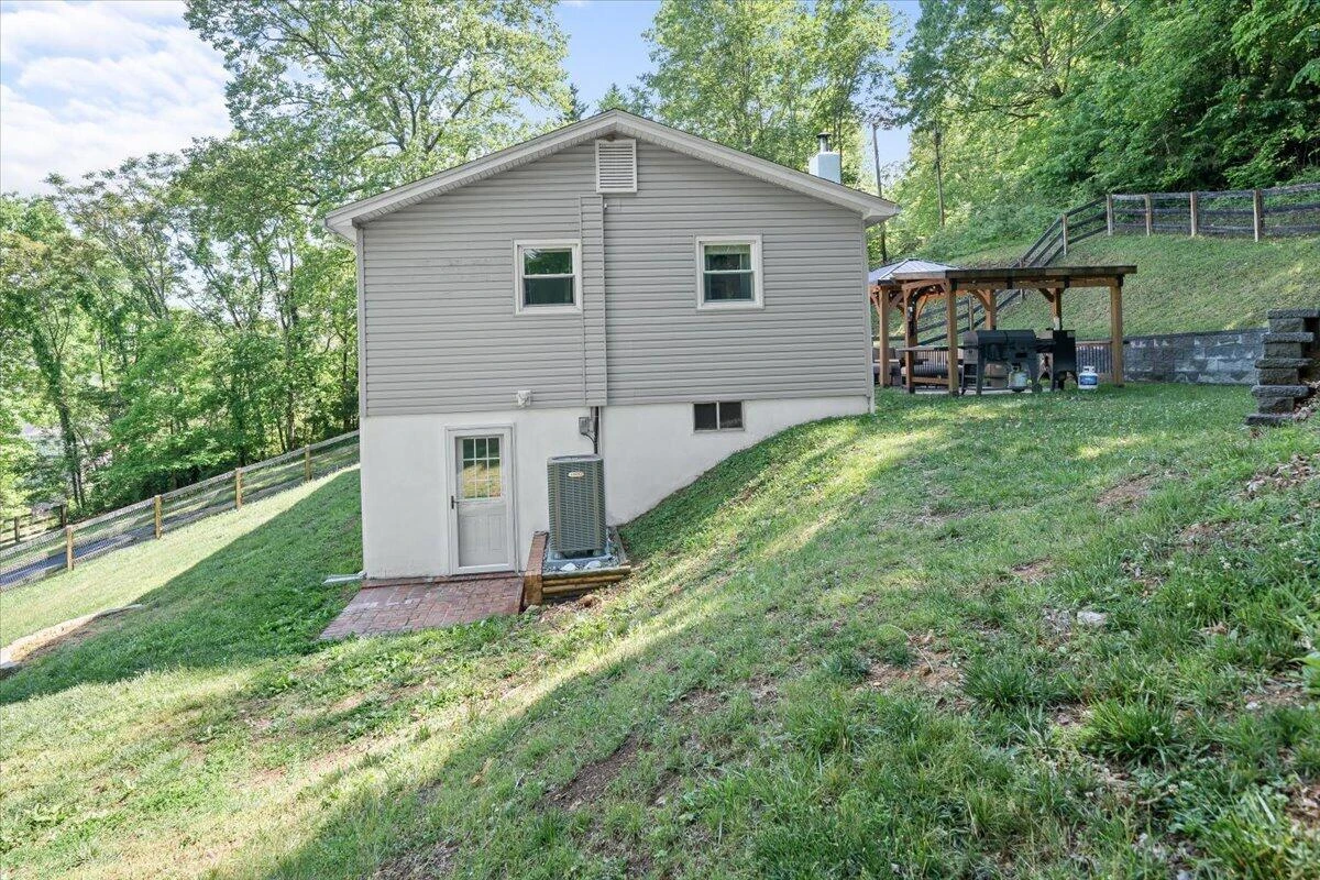 10660 Catawba RD - Photo 44