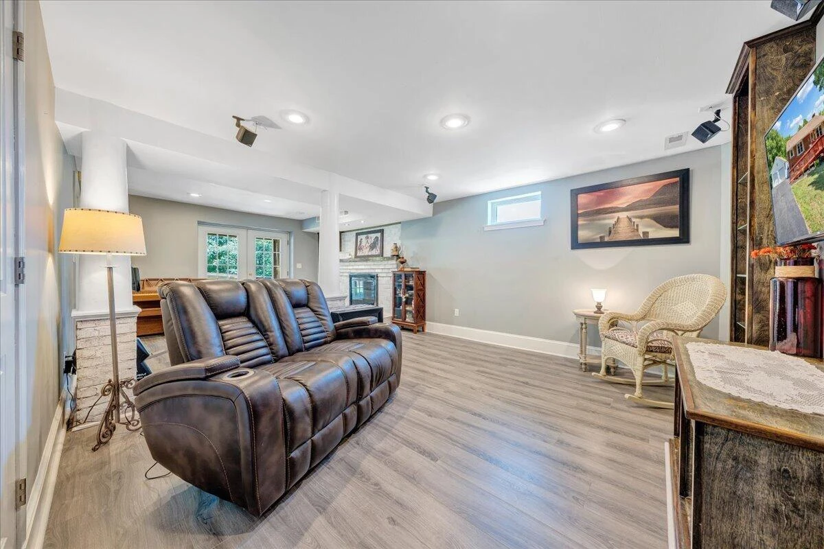 90 Berkshire CIR - Photo 20