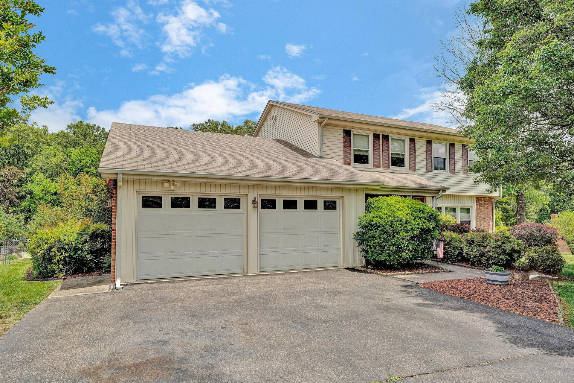 1182 Knollwood DR