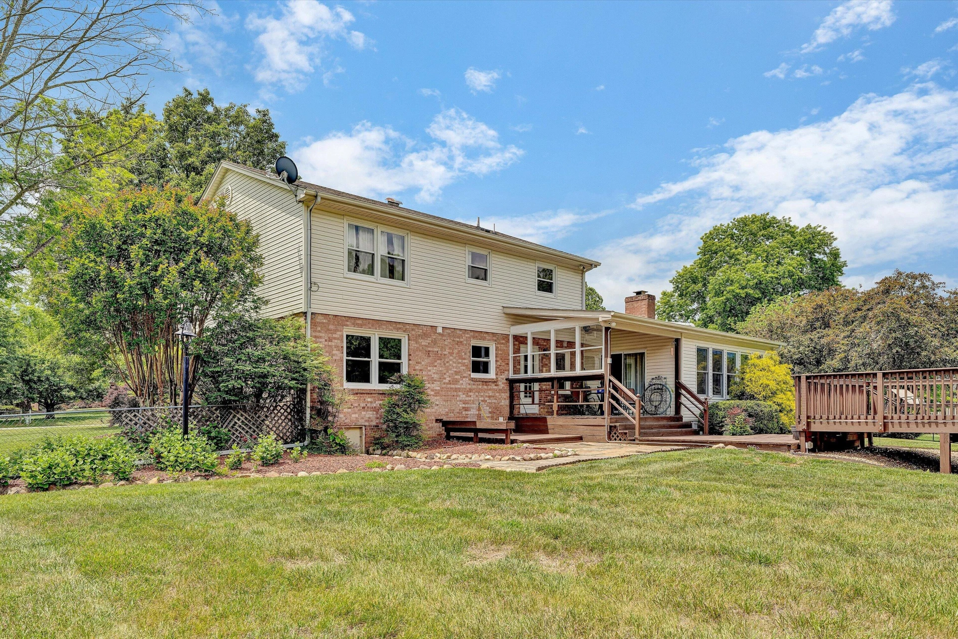 1182 Knollwood DR - Photo 32