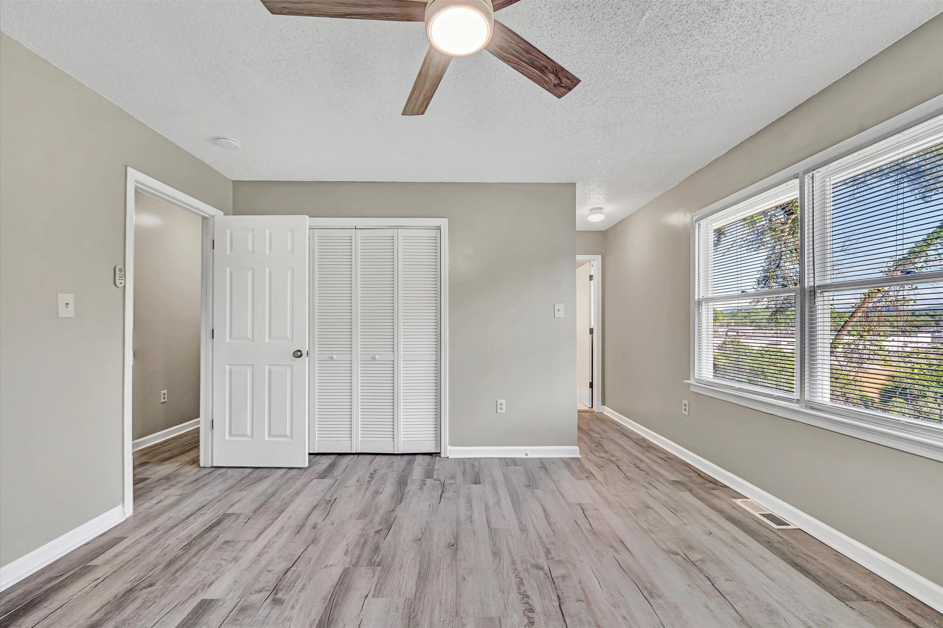 1543 Buena Vista BLVD SE - Photo 10