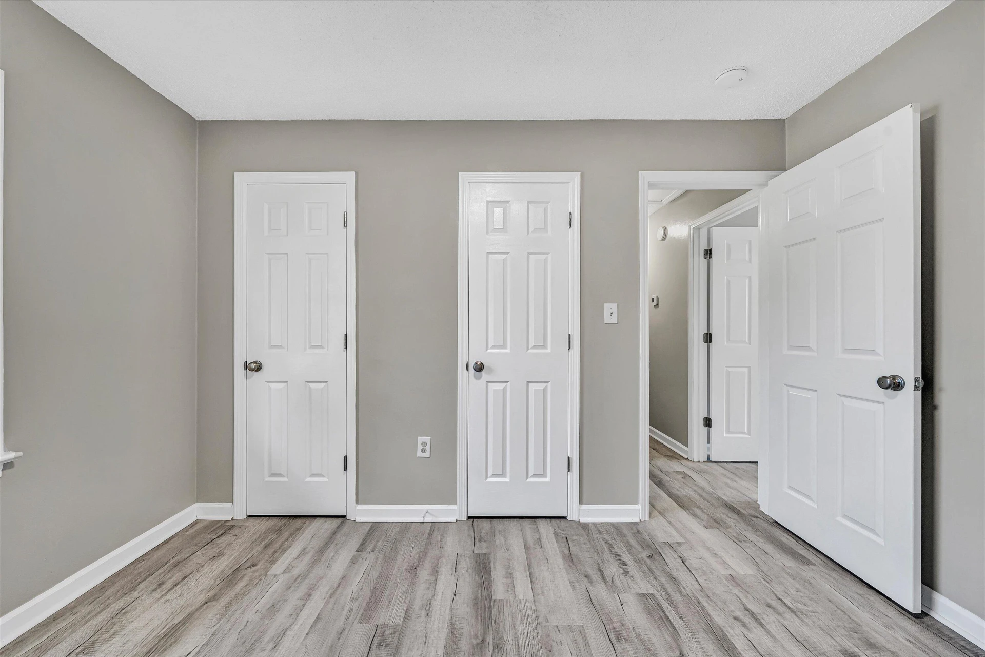 1543 Buena Vista BLVD SE - Photo 17