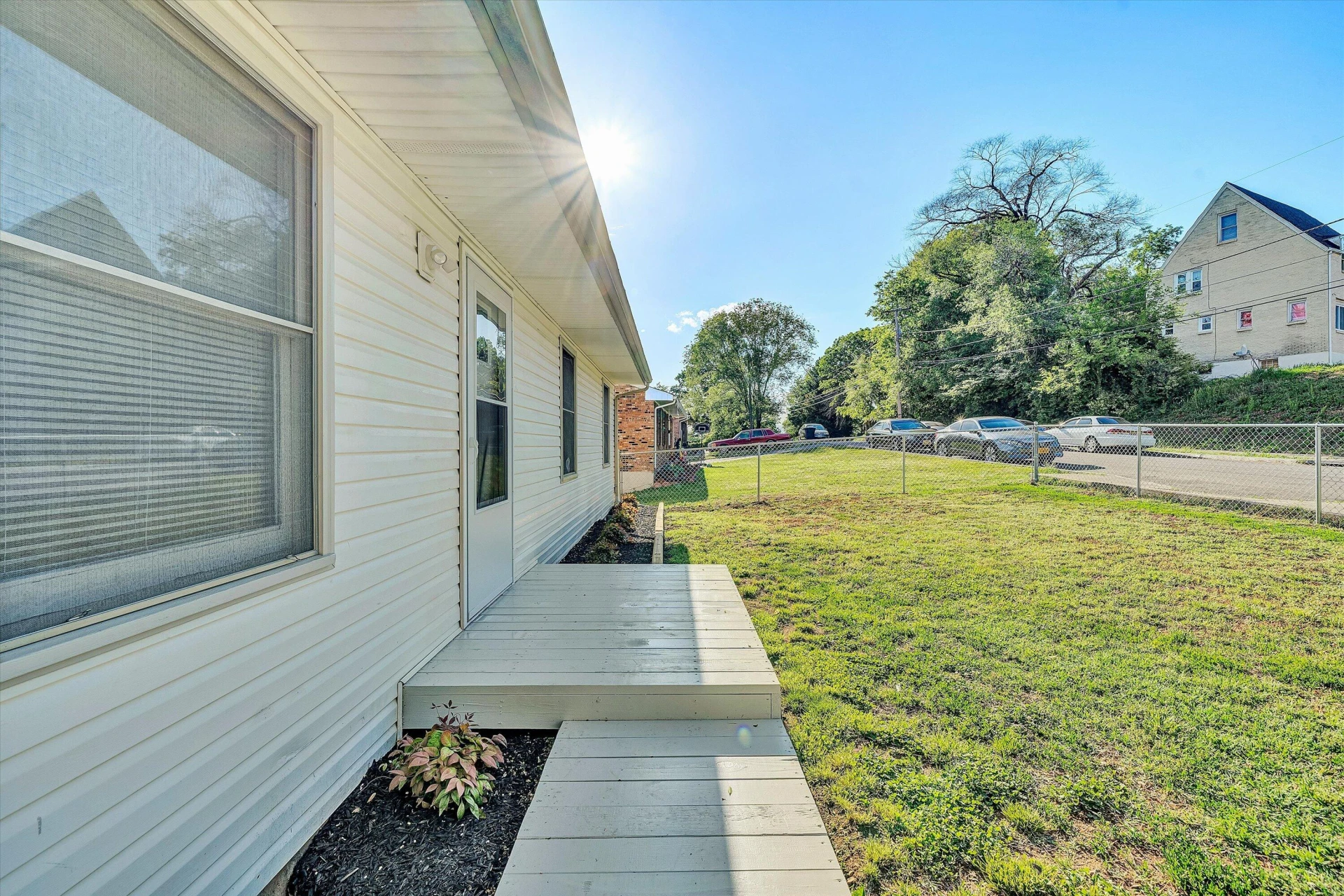 1543 Buena Vista BLVD SE - Photo 4