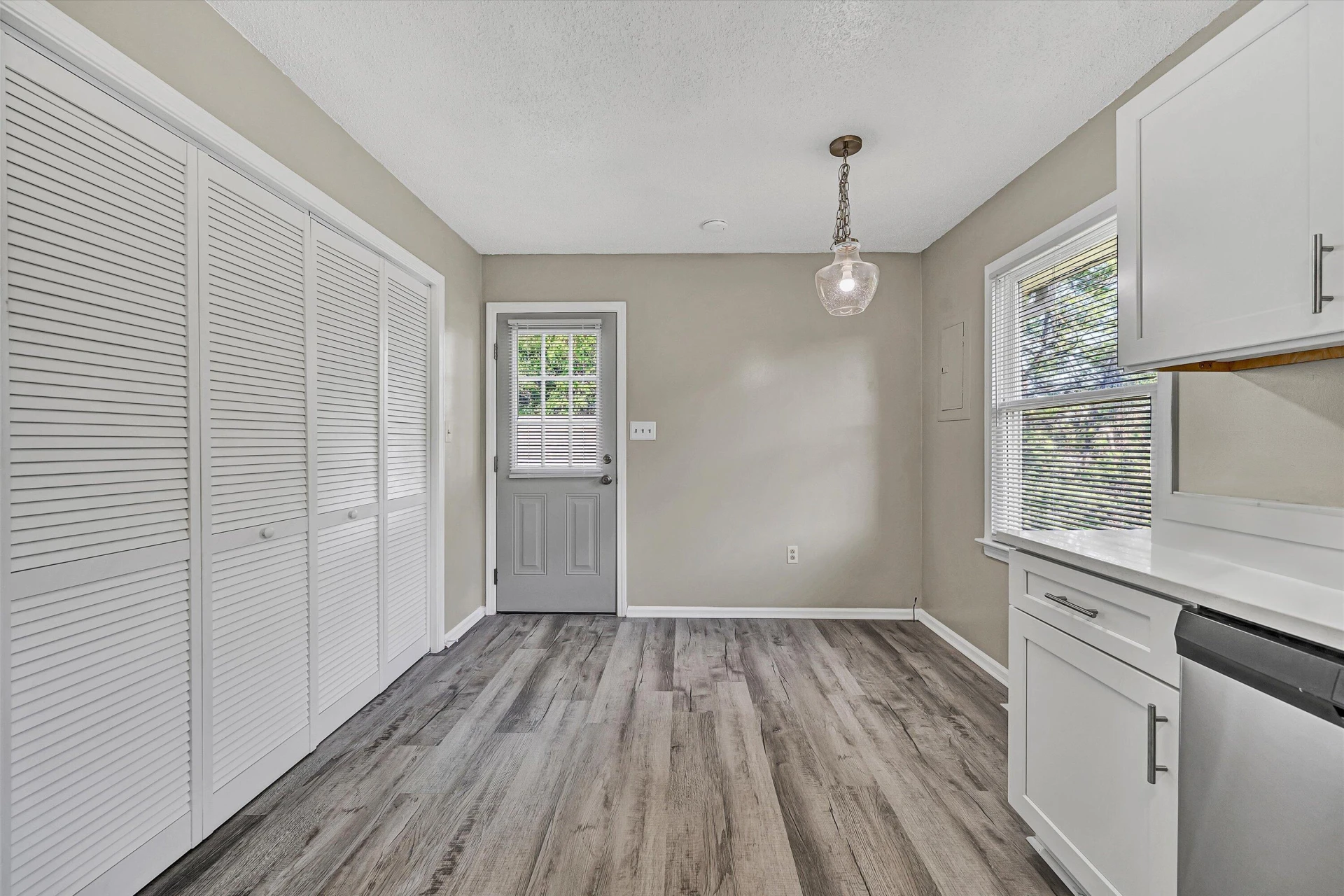 1543 Buena Vista BLVD SE - Photo 9