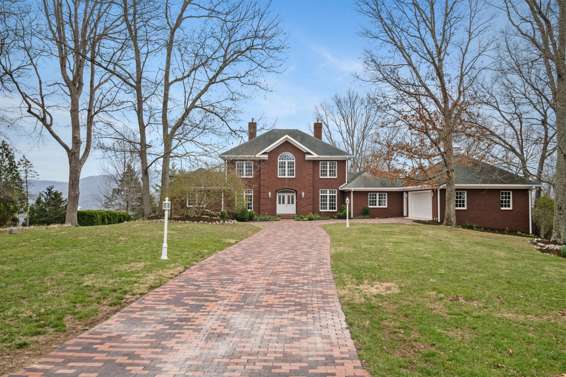 501 Mill Pointe RD - Photo 2