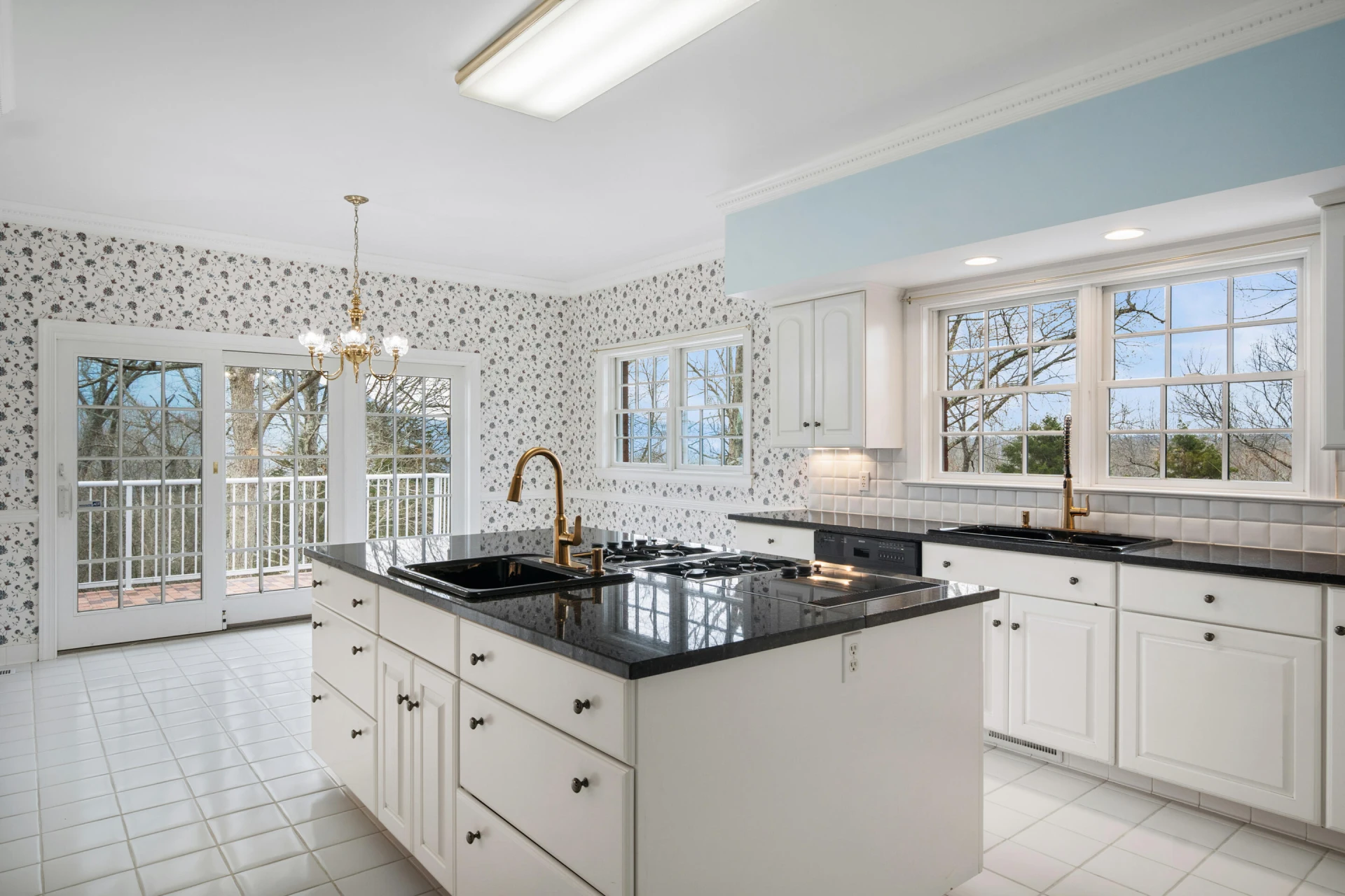 501 Mill Pointe RD - Photo 20