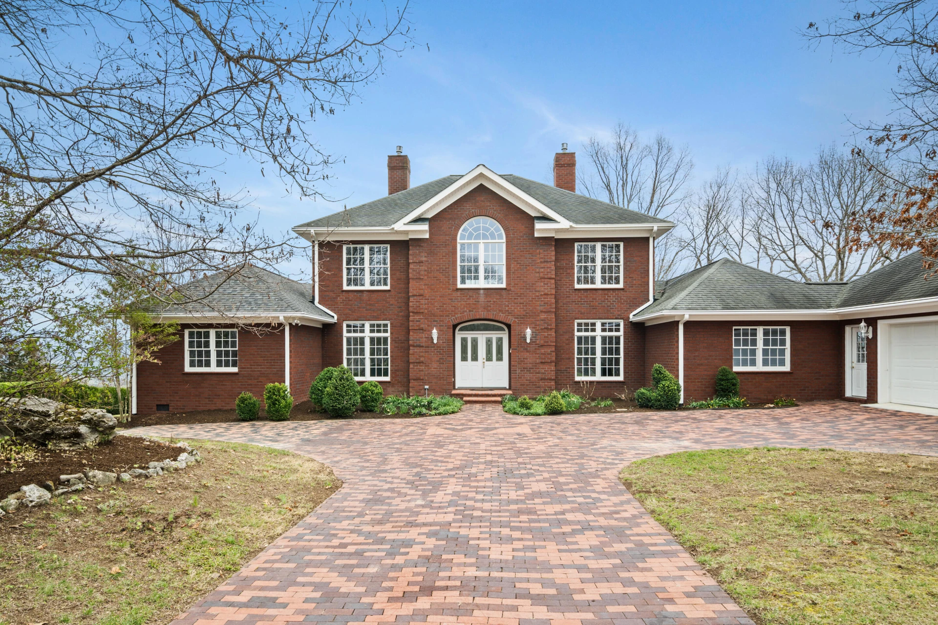 501 Mill Pointe RD - Photo 3