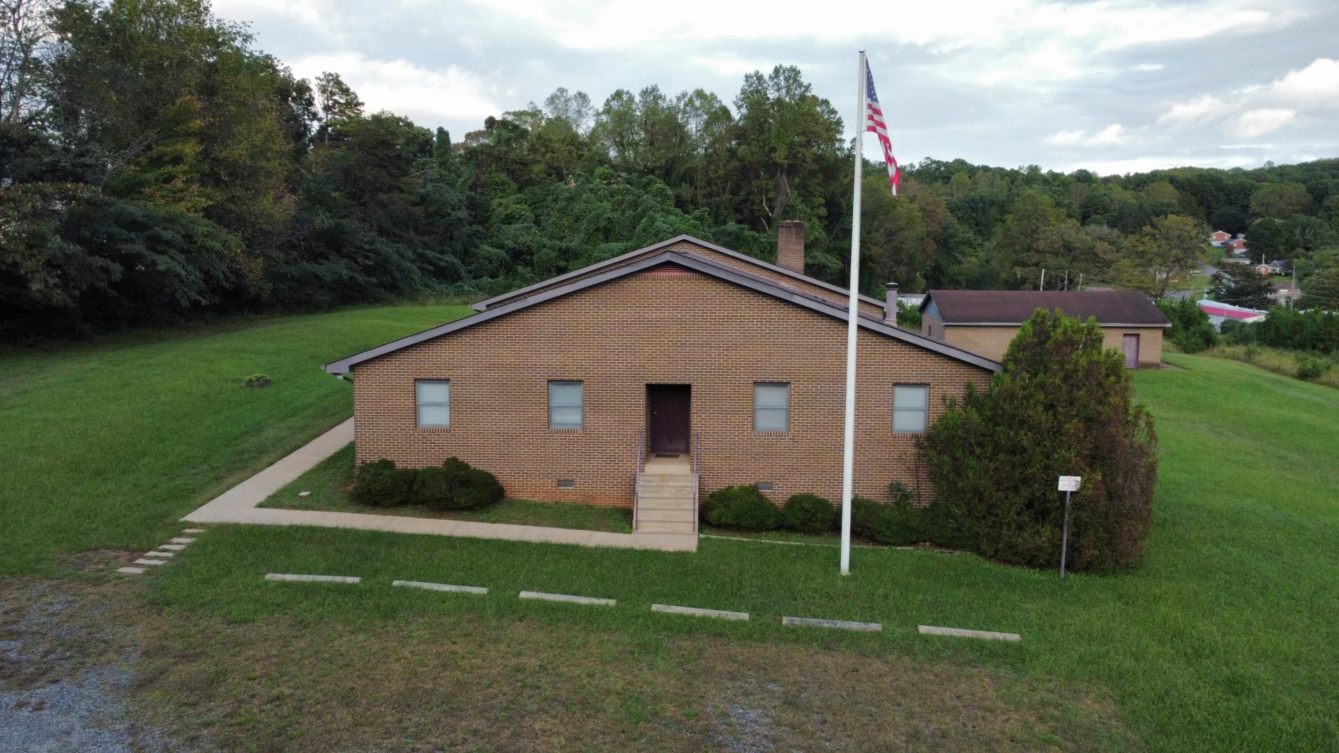 310 Wagoner RD - Photo 3