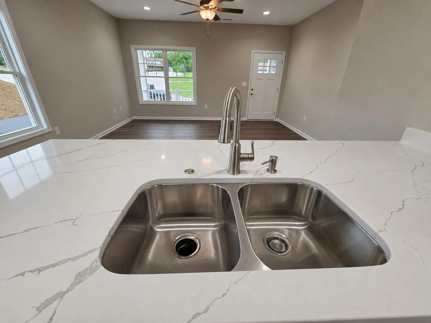 1155 Plum ST NE - Photo 15