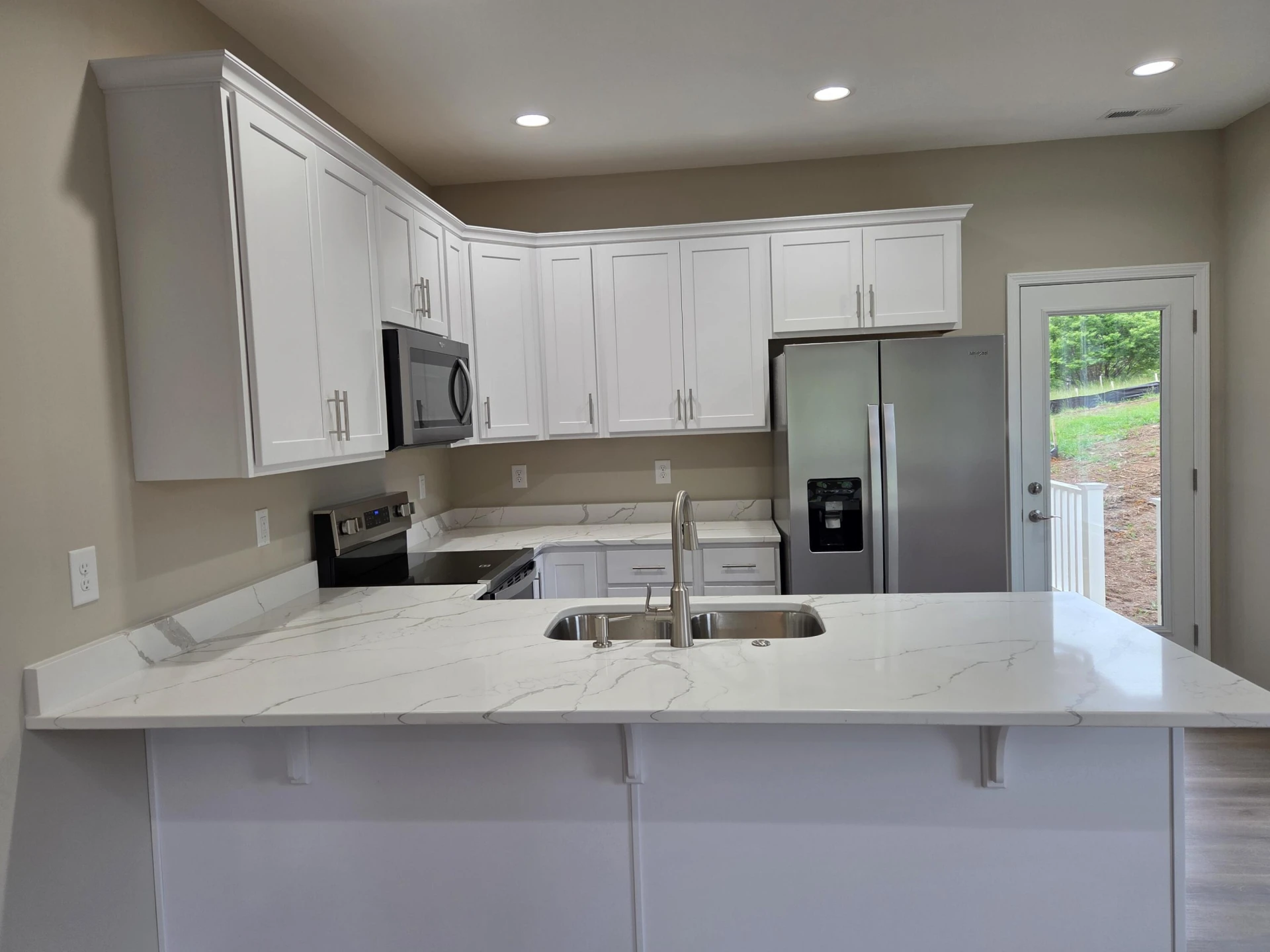 1155 Plum ST NE - Photo 20